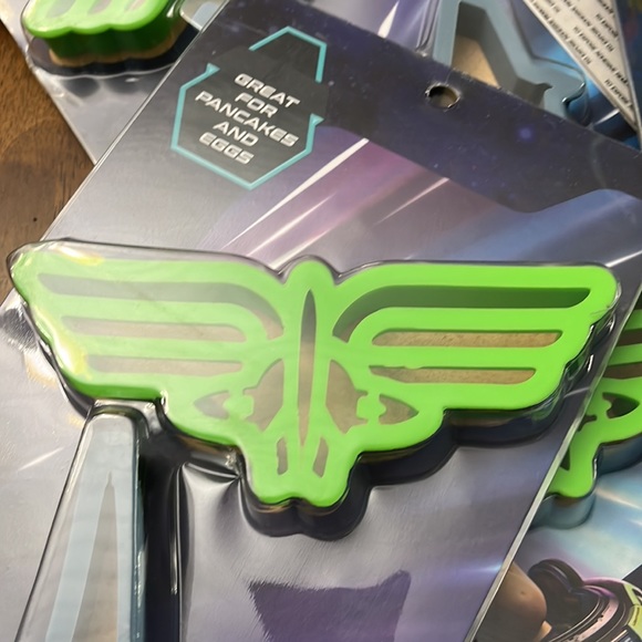 🆕 Disney Pixar Lightyear 3 pk Silicone Breakfast Molds, pancakes and eggs - Picture 3 of 5